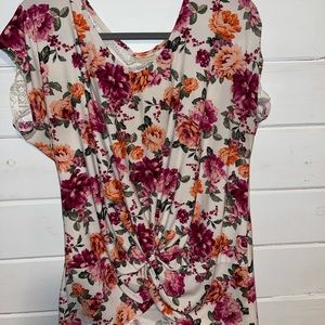 Floral, short sleeve top